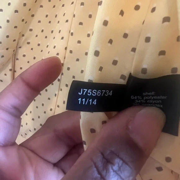 The Limited Yellow Single Button Notched Blazer Size Medium - Picture 9 of 13